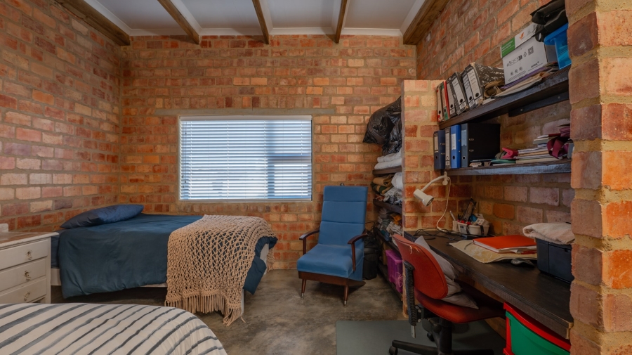 2 Bedroom Property for Sale in Struisbaai Western Cape